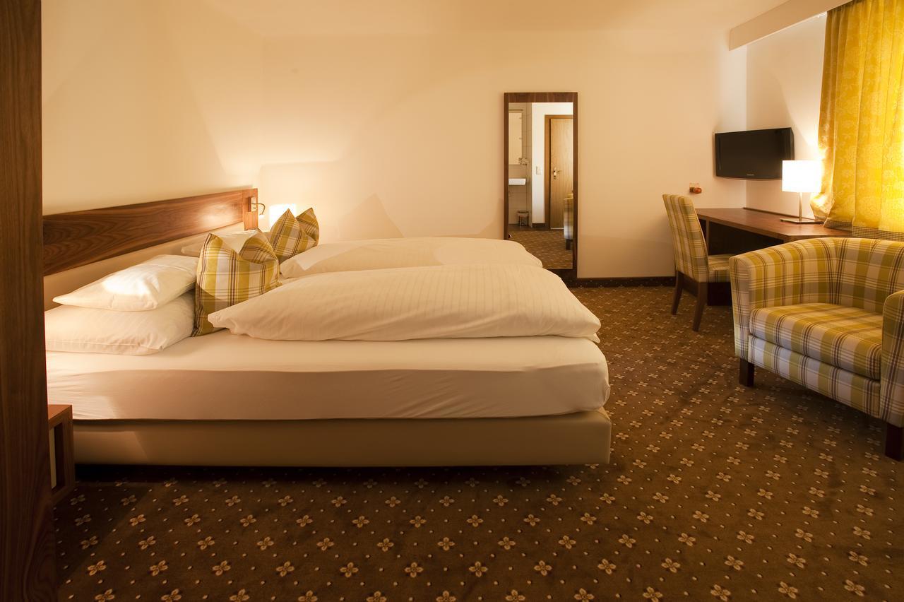 Zum Dorfschmied Hotel Klein Sankt Paul ภายนอก รูปภาพ